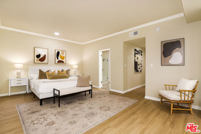 11939 Gorham Avenue, Los Angeles CA: https://media.crmls.org/mediaz/a96946ea-a994-430d-b9e0-783d7ffba6f8.jpg