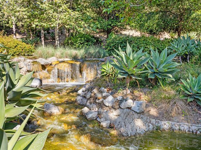 6839 Helenite Pl, Carlsbad CA: https://media.crmls.org/mediaz/a969a2dd-dbe8-4724-ae80-d1aff8deb366.jpg