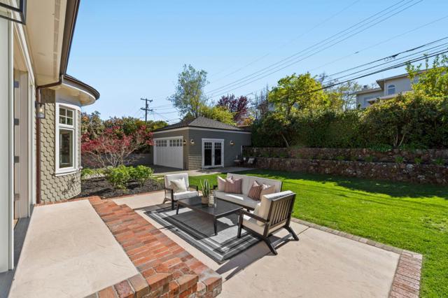 1425 Benito Avenue, Burlingame CA: https://media.crmls.org/mediaz/a96a1f5b-9df7-49e8-9152-5eca1e6f21bd.jpg