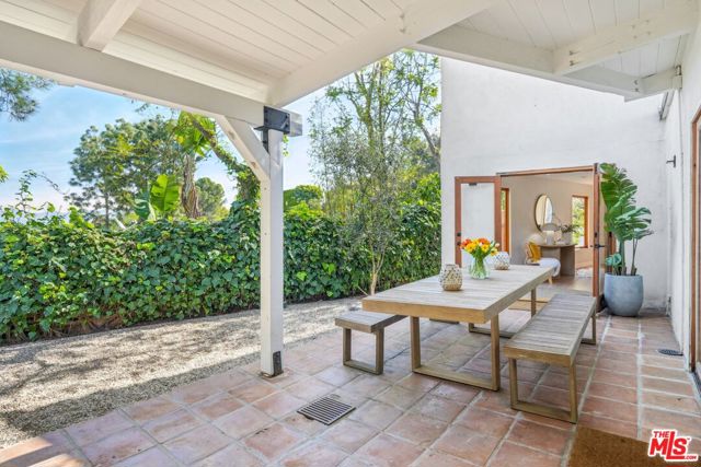 2145 Sunset Crest Drive, Los Angeles CA: https://media.crmls.org/mediaz/a96bbd30-8df6-47a5-b3d4-954ae99d4117.jpg