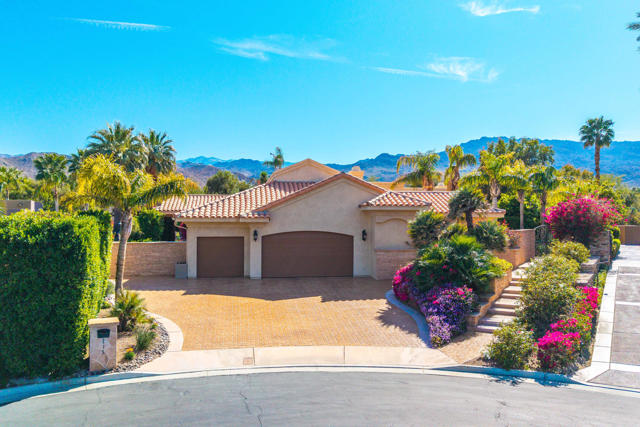 113 Heather Court, Palm Desert CA: https://media.crmls.org/mediaz/a96bf21d-eabb-4b71-94fb-07a0f27d7f15.jpg