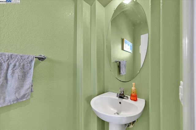 16230 Calypso Ct, San Leandro CA: https://media.crmls.org/mediaz/a96c6512-8bfa-49c0-8dd3-69fe93dde5f5.jpg