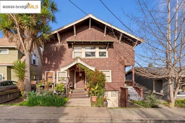 3537 Kempton, Oakland CA: https://media.crmls.org/mediaz/a96ce073-9724-485b-a76a-086c29170e42.jpg