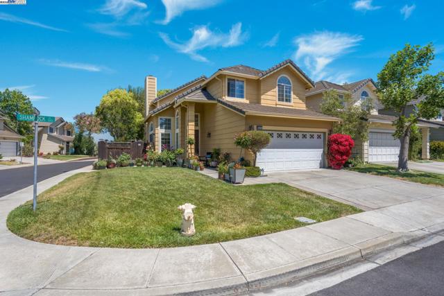 5373 Shamrock Cmn, Fremont CA: https://media.crmls.org/mediaz/a96d4010-47f1-436f-911c-e18b2e649cb4.jpg