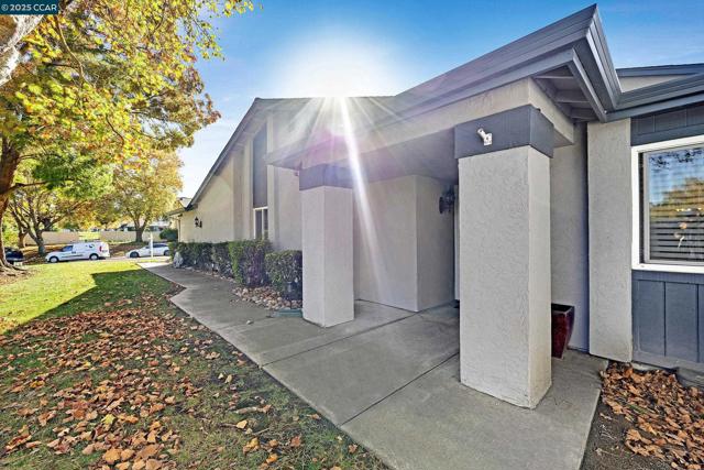 3716 Mesa Vista Dr, San Ramon CA: https://media.crmls.org/mediaz/a96dc84d-0f56-4f77-b74c-5db61ace553d.jpg
