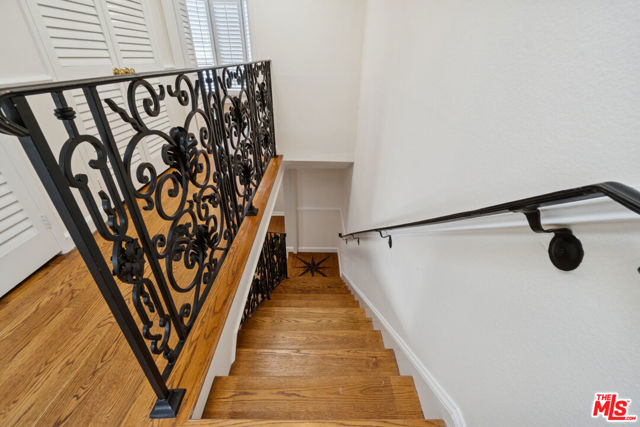 880 Hilldale Avenue, West Hollywood CA: https://media.crmls.org/mediaz/a96dcbd5-a072-446a-b251-b9429a528226.jpg