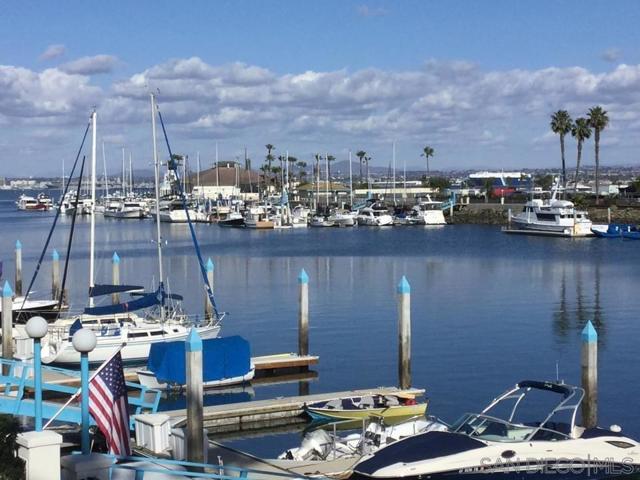 4 Antigua Ct, Coronado CA: https://media.crmls.org/mediaz/a96dd138-cf52-4281-9ec3-5f5e3857c0d2.jpg