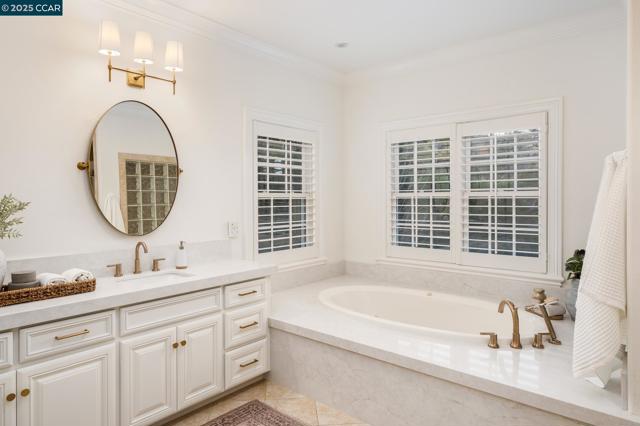 45 Lark Pl, Alamo CA: https://media.crmls.org/mediaz/a96e7fd2-797d-4e0c-baee-32f31a4558dd.jpg