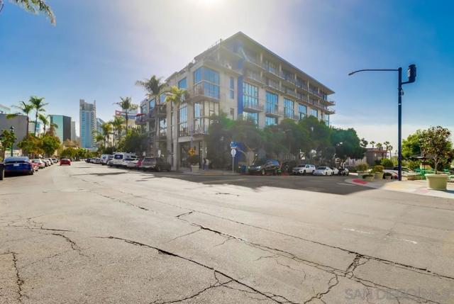 1780 Kettner, San Diego CA: https://media.crmls.org/mediaz/a96f9477-2775-4b5f-976b-4d55ecc7f776.jpg