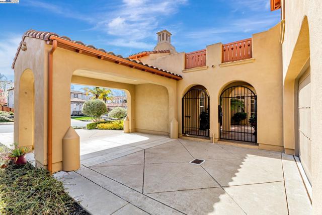 Image 2 of 51 For 9542 Velvet Leaf Cir