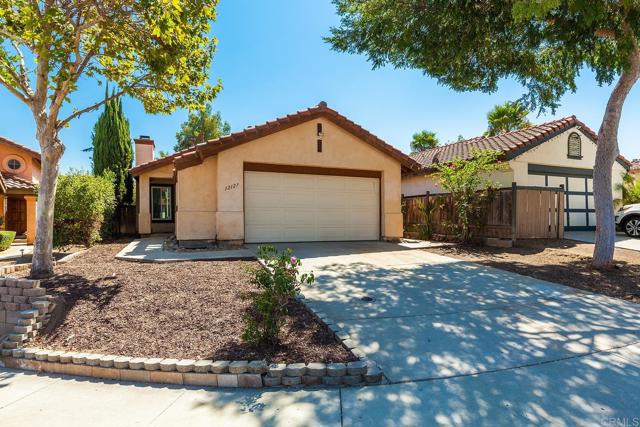 Detail Gallery Image 1 of 1 For 12127 via Elena, El Cajon,  CA 92019 - 3 Beds | 2 Baths