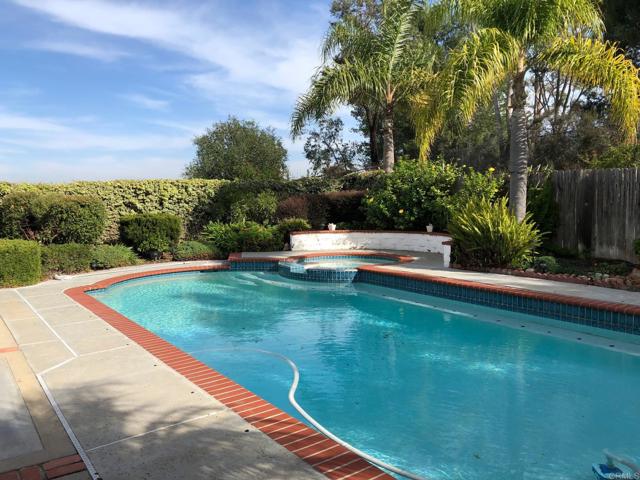 3757 Scenic Way, Oceanside CA: https://media.crmls.org/mediaz/a970a1f6-cb0b-48ff-aa48-86ca3d6154cb.jpg
