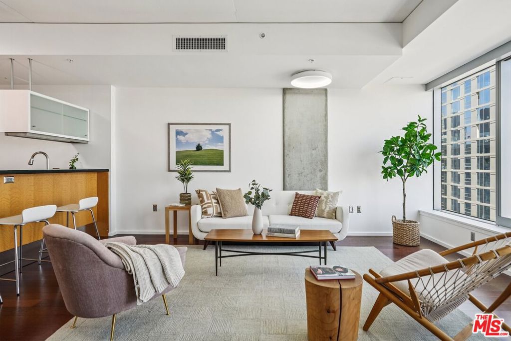1155 S Grand Avenue #1207