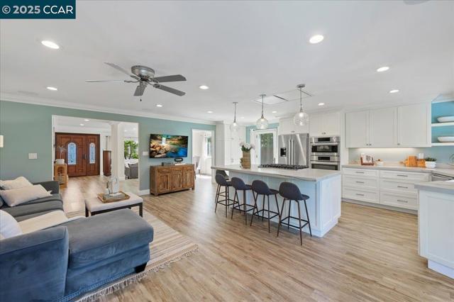 9461 Thunderbird Pl, San Ramon CA: https://media.crmls.org/mediaz/a970e7c7-5b55-4649-aa46-4209edd40c9a.jpg