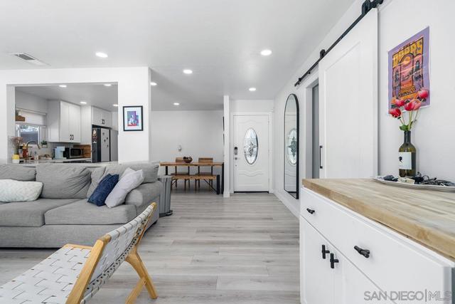 4838 Mount Saint Helens Dr, San Diego CA: https://media.crmls.org/mediaz/a9710181-eff9-4072-a198-80e89ff3defb.jpg