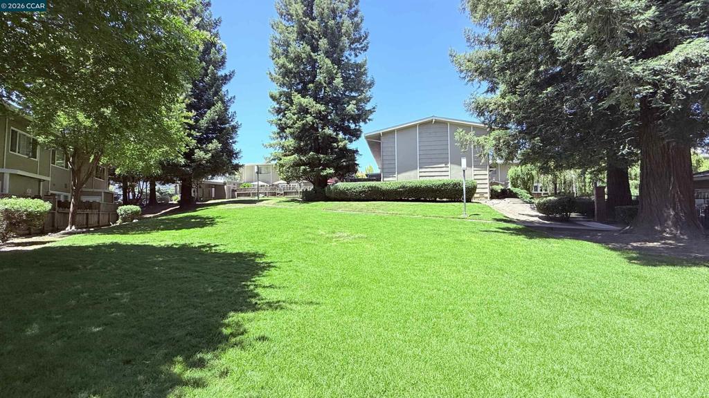 https://media.crmls.org/mediaz/a9715cb9-7664-4833-80bc-b55c22c9991f.jpg?preset=X-Large