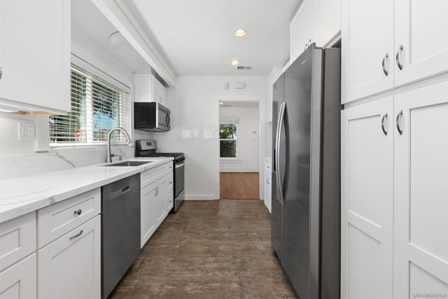 159 W 5th Ave, Escondido CA: https://media.crmls.org/mediaz/a97188c2-2c2f-4970-b933-952fb4661de7.jpg