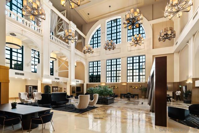 700 W E St, San Diego CA: https://media.crmls.org/mediaz/a972090a-7d17-42fd-94b9-4c9e45a2bd40.jpg