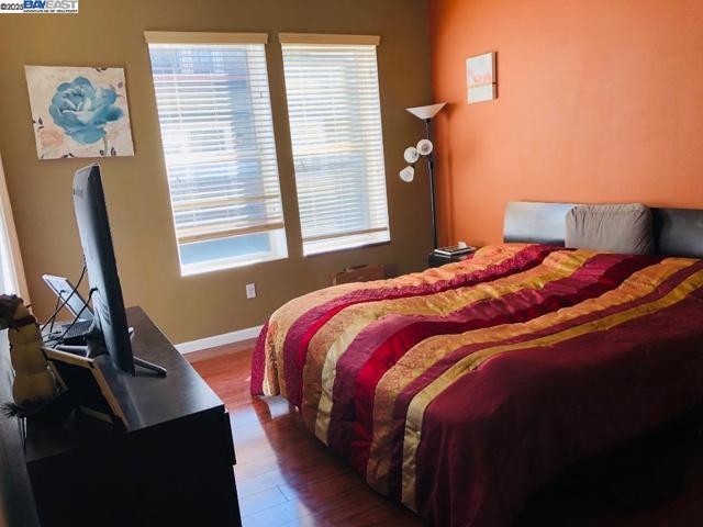 644 Artisan Pl, Hayward CA: https://media.crmls.org/mediaz/a97292a5-9c4d-4286-88a9-7c660e3f2617.jpg