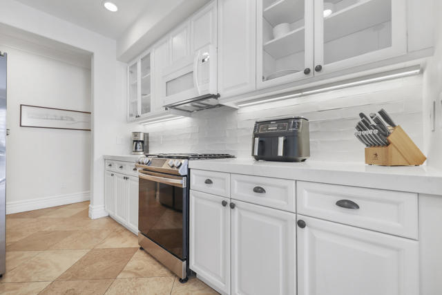 77692 Tradition Drive, La Quinta CA: https://media.crmls.org/mediaz/a972b2a8-95d1-430a-a60a-1268b47b0578.jpg