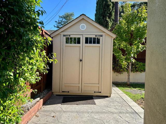 135 Green Hill Way, Los Gatos CA: https://media.crmls.org/mediaz/a9739dd5-746b-498a-8203-6f8101e1eece.jpg