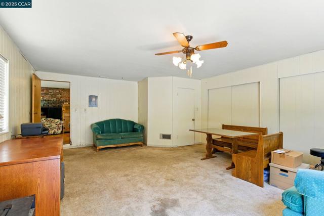 3363 Mcgraw Ln, Lafayette CA: https://media.crmls.org/mediaz/a973b45d-4290-4b54-8fde-3afcf3263408.jpg