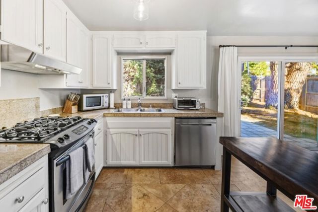 12784 Via Cortina, Del Mar CA: https://media.crmls.org/mediaz/a97405c5-69f9-4df2-b0cd-60627f4502e8.jpg