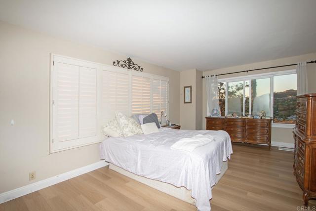 Detail Gallery Image 14 of 60 For 1330 Sugarbush Dr, Vista,  CA 92084 - 4 Beds | 3 Baths