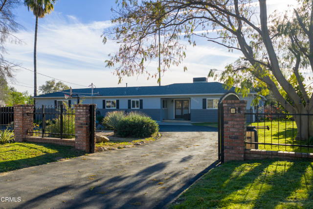 Detail Gallery Image 3 of 51 For 13615 Herrick Ave, Sylmar,  CA 91342 - 4 Beds | 3 Baths