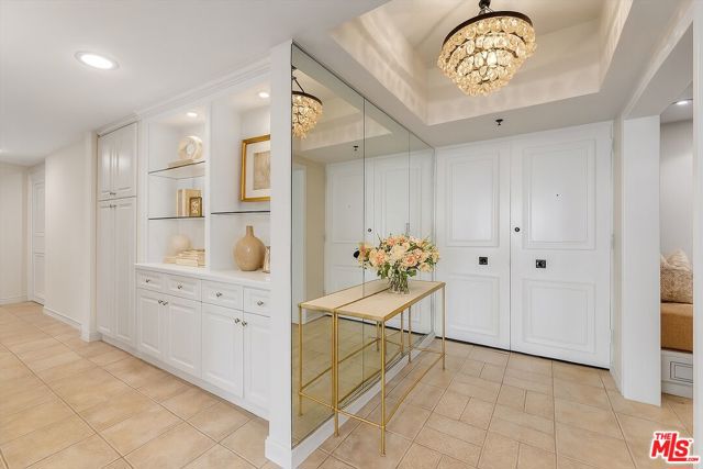 1333 S Beverly Glen Boulevard, Los Angeles CA: https://media.crmls.org/mediaz/a975c535-45bb-43a0-938a-7c01d809134e.jpg