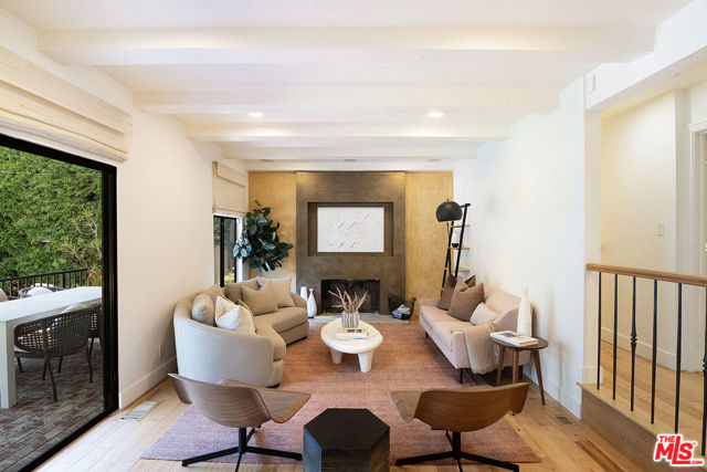 745 25th Street, Santa Monica CA: https://media.crmls.org/mediaz/a975d9c9-b166-49ab-8033-62636989f078.jpg