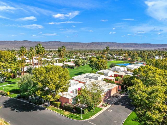 47360 Jadida Avenue, Palm Desert CA: https://media.crmls.org/mediaz/a976076e-c737-4fdf-a2d6-733278189d97.jpg