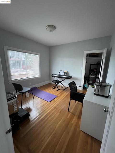 1534 MILVIA ST, Berkeley CA: https://media.crmls.org/mediaz/a9760d5e-9ed5-4f32-8861-939fdab4eed3.jpg