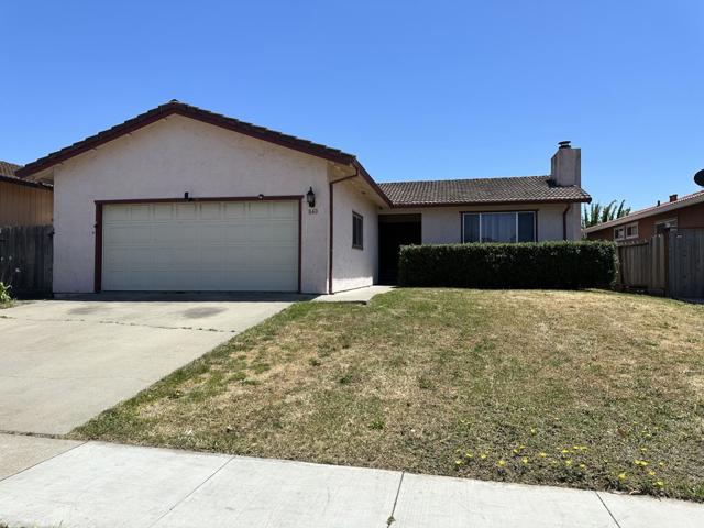 840 N Madeira Avenue, Salinas CA: https://media.crmls.org/mediaz/a976a072-2d76-4a32-b1fa-5ab7a7daf13a.jpg