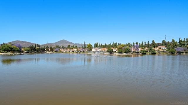 725 Brookstone Road, Chula Vista CA: https://media.crmls.org/mediaz/a976d281-7e99-43dc-9650-f6e4f8d49832.jpg