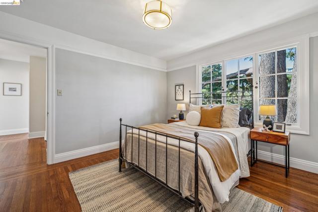 Image 40 of 59 For 4201 Lakeshore Ave