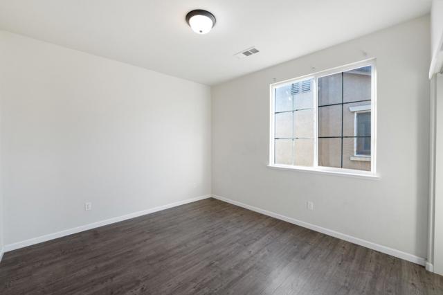 16341 Adobe Way, Lathrop CA: https://media.crmls.org/mediaz/a97757ce-0b2e-41e5-9fcb-fe11c0aaaa84.jpg