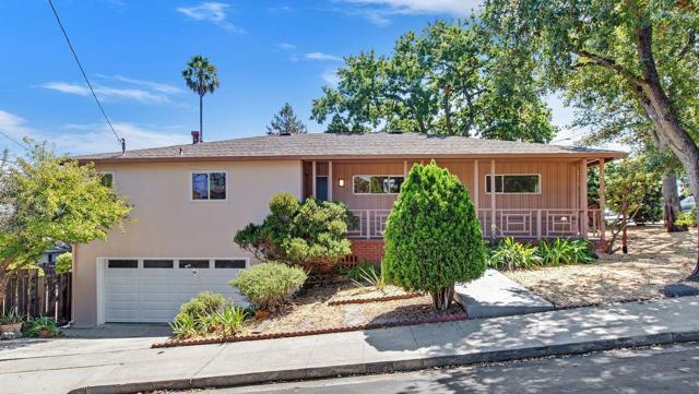 1623 Cordilleras Avenue, San Carlos CA: https://media.crmls.org/mediaz/a97776aa-f1b5-4ba8-9a92-10ad7da959fa.jpg