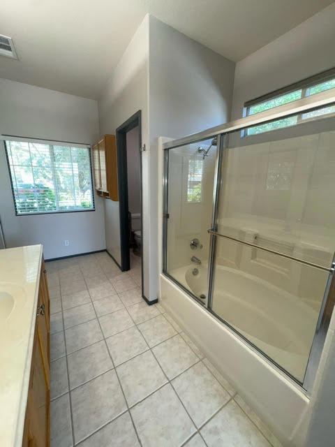 230 Strada Fortuna, Palm Desert CA: https://media.crmls.org/mediaz/a977e329-749c-43a7-bff8-223febd43faf.jpg