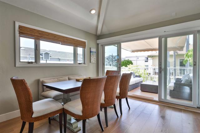 Detail Gallery Image 9 of 21 For 810 D Avenue, Coronado,  CA 92118 - 2 Beds | 1/1 Baths