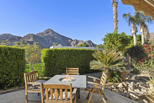 48538 Via Amistad, La Quinta CA: https://media.crmls.org/mediaz/a9780c5e-bde4-4e6b-9795-9733acfe1f65.jpg