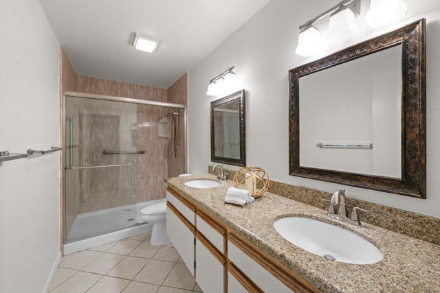 41629 Woodhaven W Drive, Palm Desert CA: https://media.crmls.org/mediaz/a9780e22-24a3-4794-96a3-4d39c5093f54.jpg