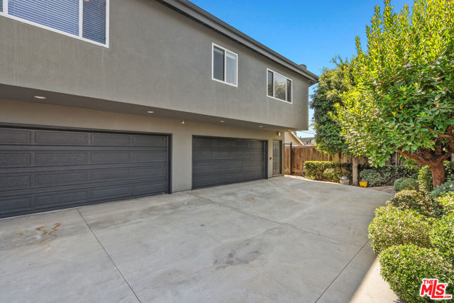 4038 Rosabell Street, Los Angeles CA: https://media.crmls.org/mediaz/a9782b23-2576-4429-a392-7b6ccf5e58c1.jpg