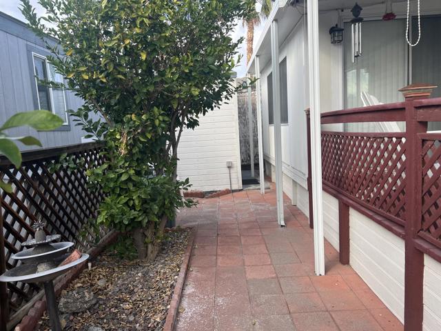 74711 Dillon Road, Desert Hot Springs CA: https://media.crmls.org/mediaz/a97859c8-7e5f-4ad3-b1cc-27d83ce8fb46.jpg