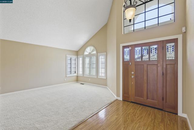 5535 Edgeview Dr, Discovery Bay CA: https://media.crmls.org/mediaz/a979c490-5bc9-4144-9327-c0261a16bd62.jpg