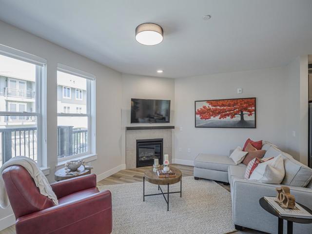 126 Aptos Village Way, Aptos CA: https://media.crmls.org/mediaz/a97a26d1-8d06-4c4c-80af-8077b9bd7915.jpg