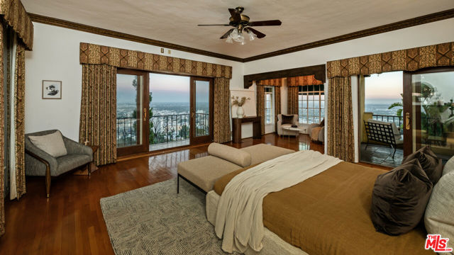 2200 Maravilla Drive, Los Angeles CA: https://media.crmls.org/mediaz/a97aabd1-34f5-4850-a401-c2791f1b0653.jpg