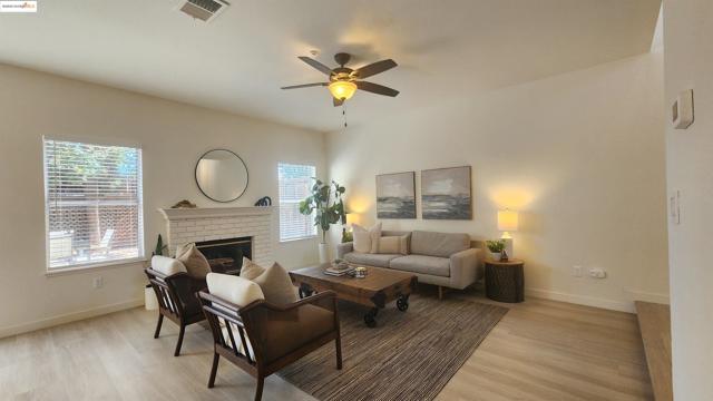 128 Harris Cir, Bay Point CA: https://media.crmls.org/mediaz/a97c0581-1231-4e1e-87c9-6679141eb856.jpg