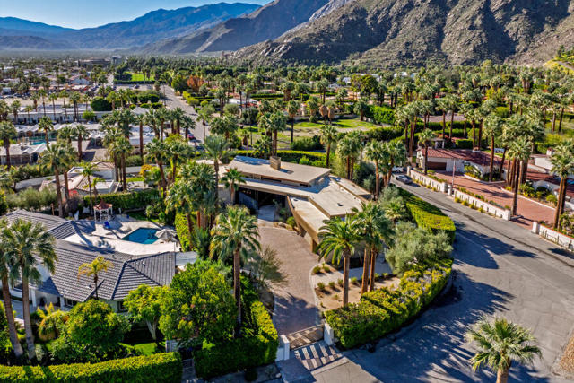 740 N Prescott Drive, Palm Springs CA: https://media.crmls.org/mediaz/a97c75e3-1fe8-4c76-8f6d-18460d547775.jpg