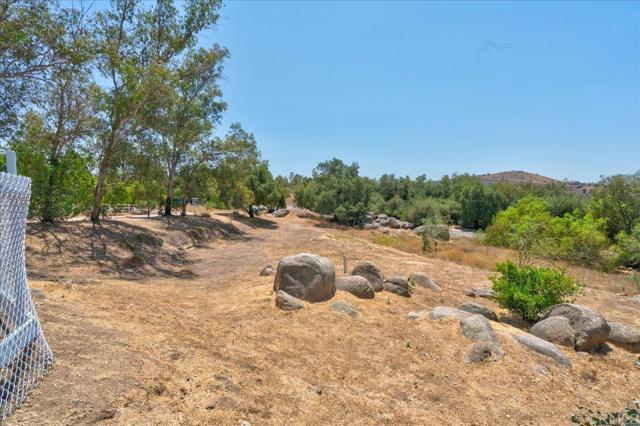 18434 Ramona View Drive, Ramona CA: https://media.crmls.org/mediaz/a97d5fd2-4048-4d4d-ad95-02a0f0a78cf3.jpg
